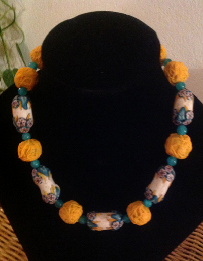 Kette aus Schmuckkeramik